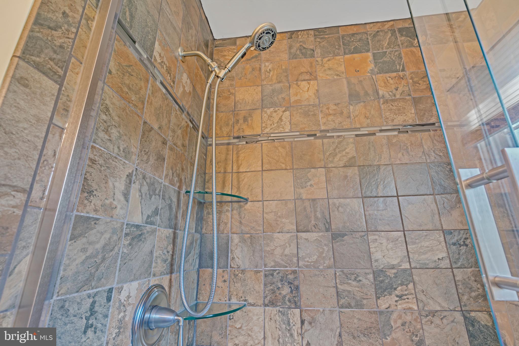 581 NOTTINGHAM DRIVE