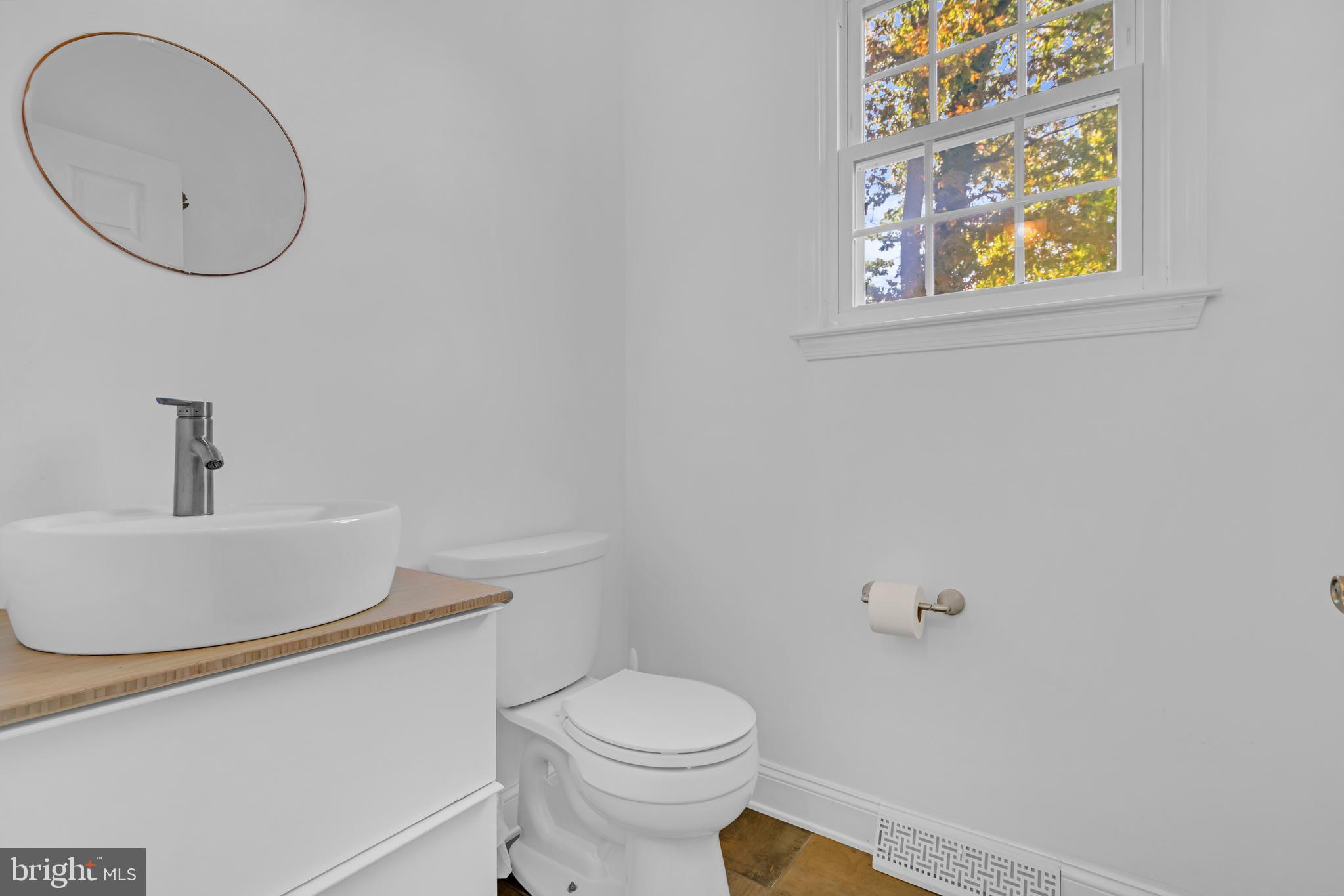 581 NOTTINGHAM DRIVE