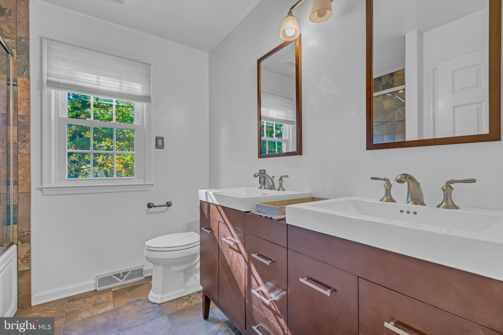 581 NOTTINGHAM DRIVE