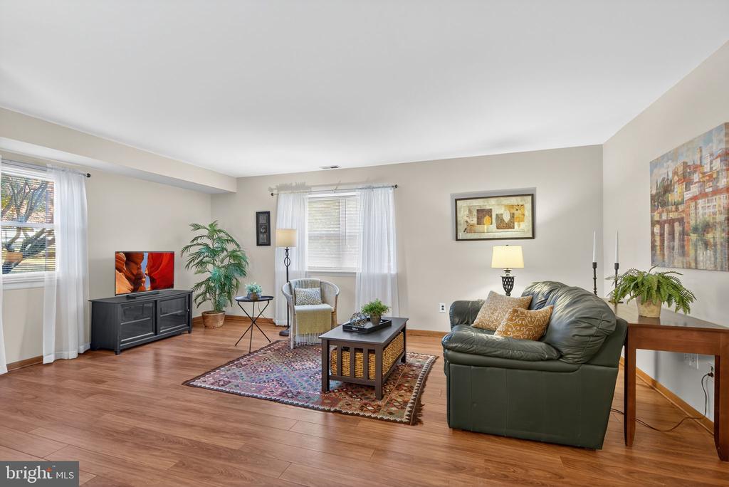 1398 ARUNDEL WAY