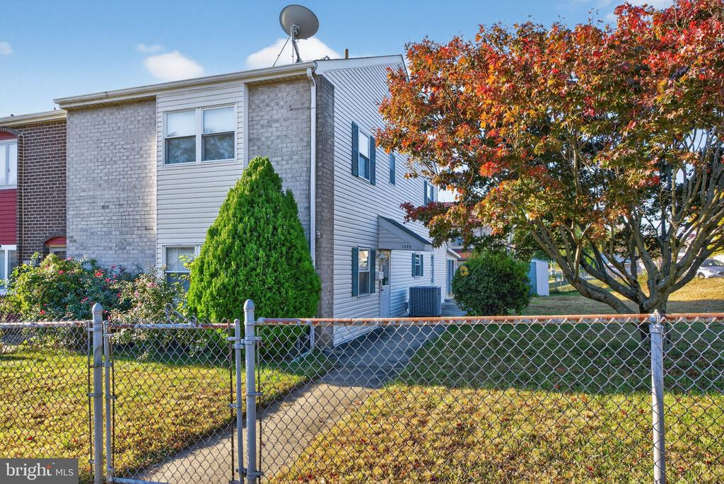 1398 ARUNDEL WAY