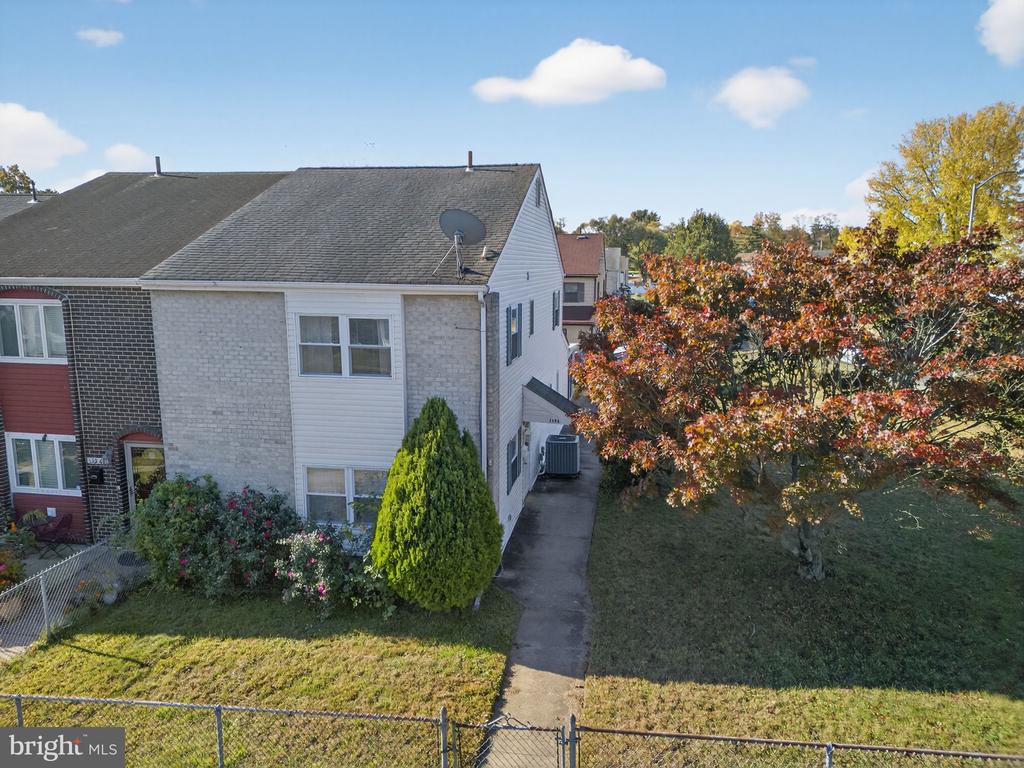 1398 ARUNDEL WAY