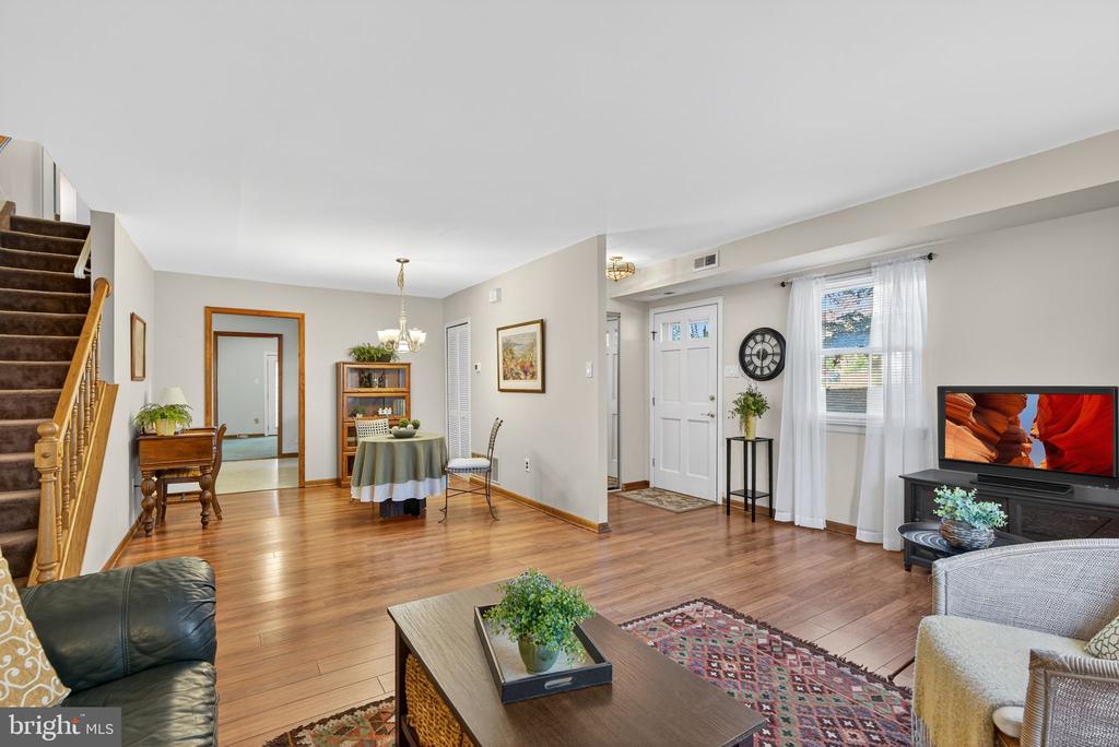 1398 ARUNDEL WAY
