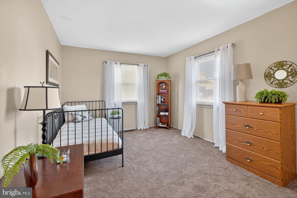 1398 ARUNDEL WAY