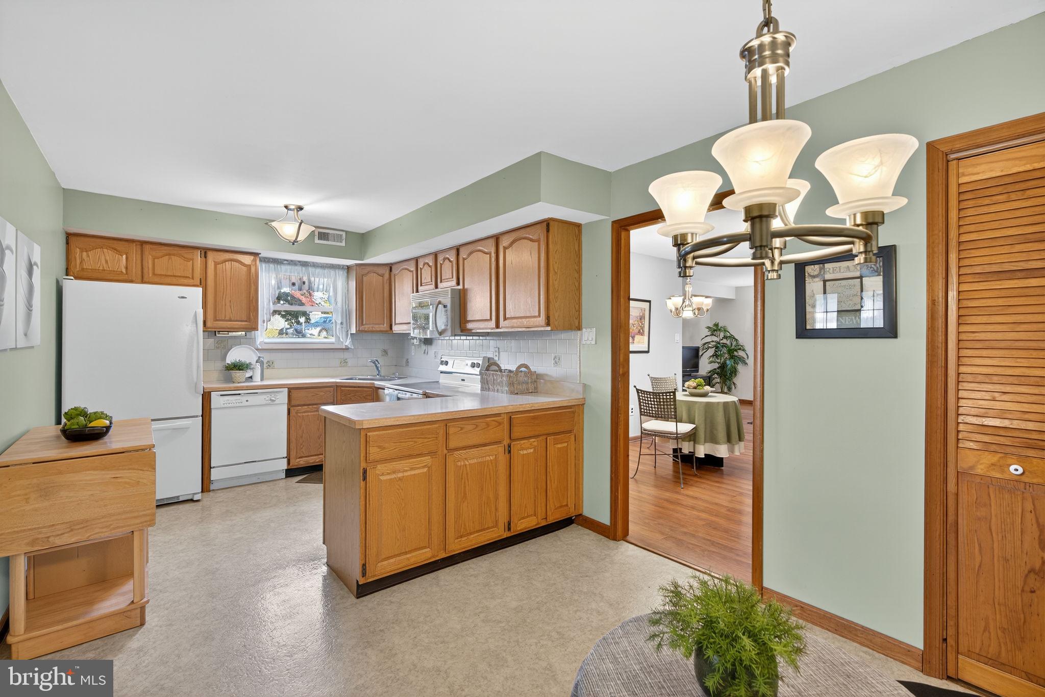 1398 ARUNDEL WAY