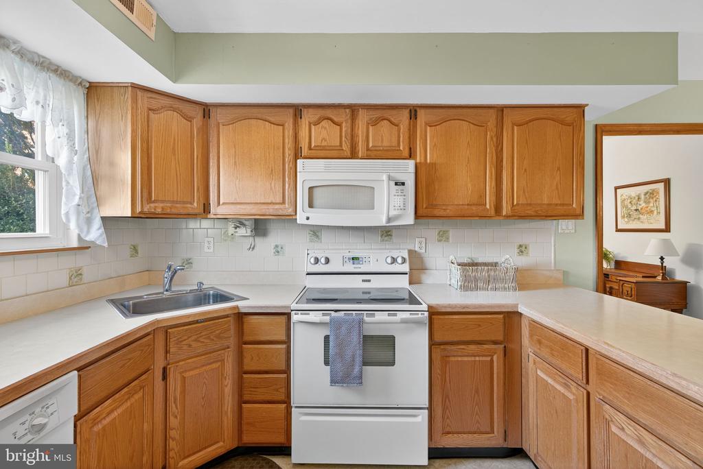 1398 ARUNDEL WAY