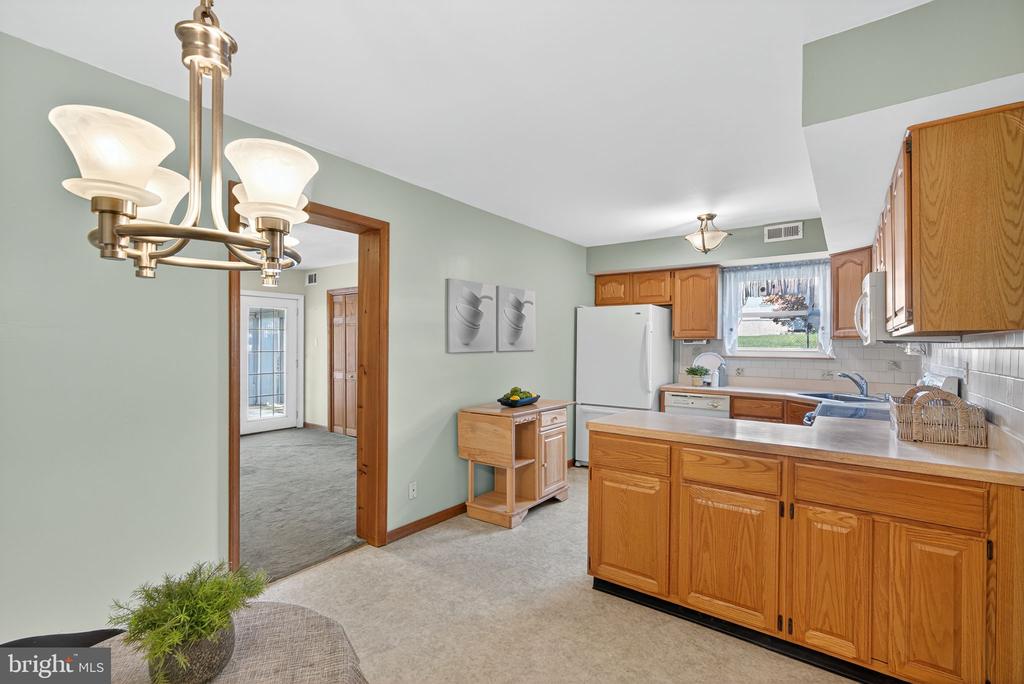 1398 ARUNDEL WAY