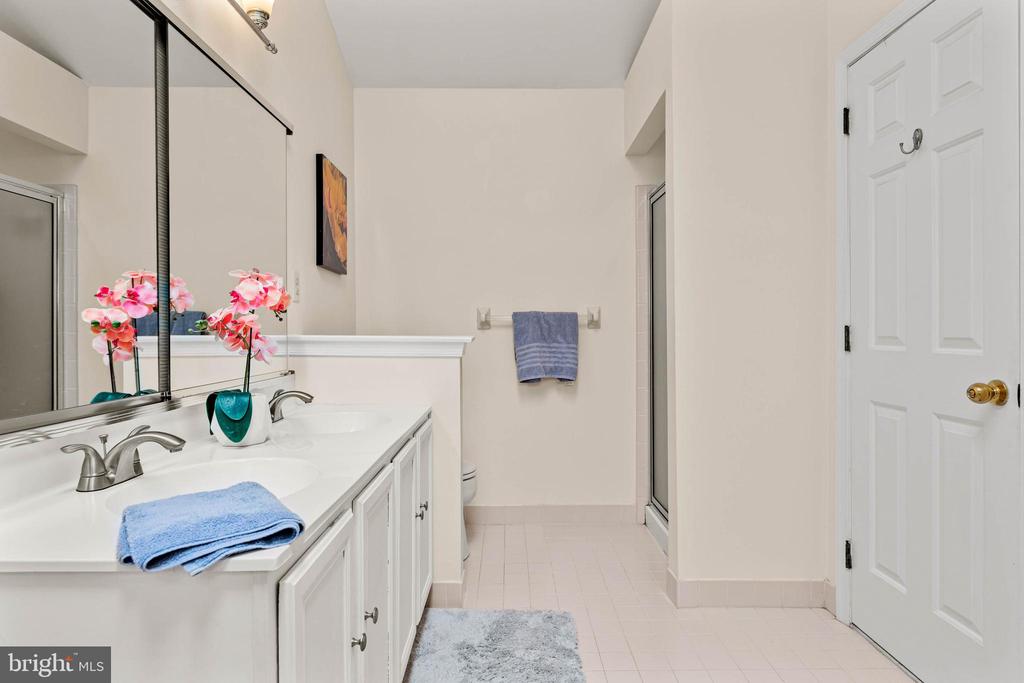 807 SHERRICK COURT
