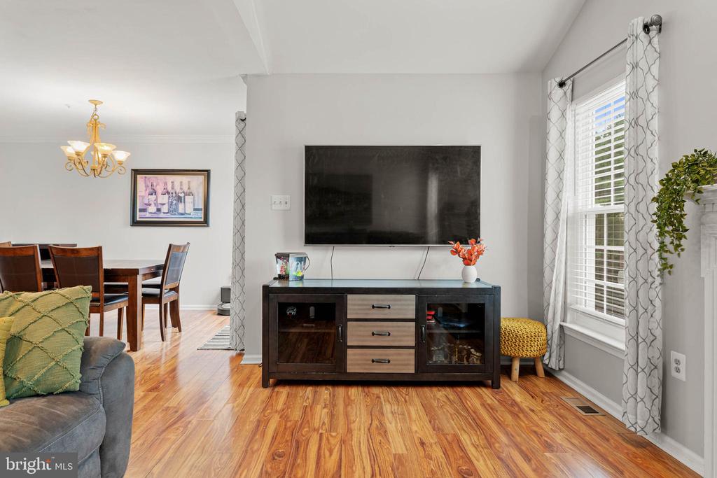 807 SHERRICK COURT