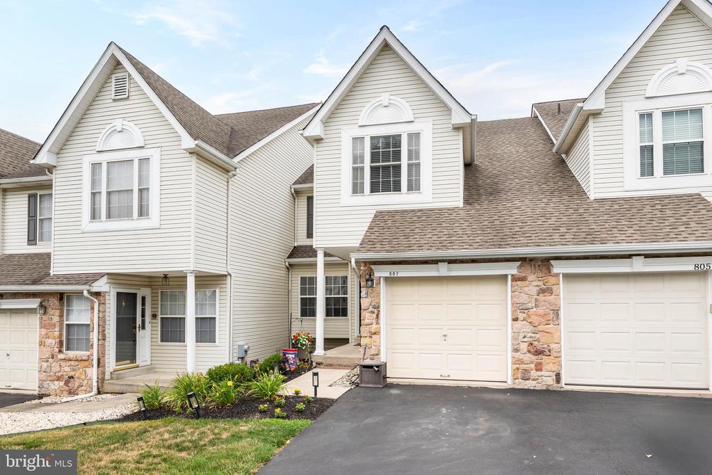 807 SHERRICK COURT