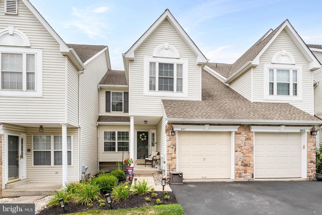 807 SHERRICK COURT