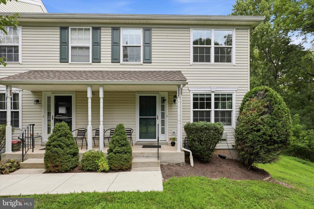 2009 CREEKSIDE COURT Unit: 28