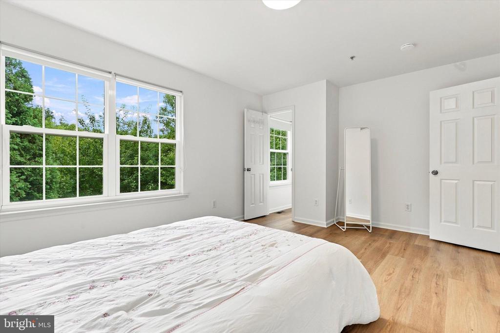 2009 CREEKSIDE COURT Unit: 28