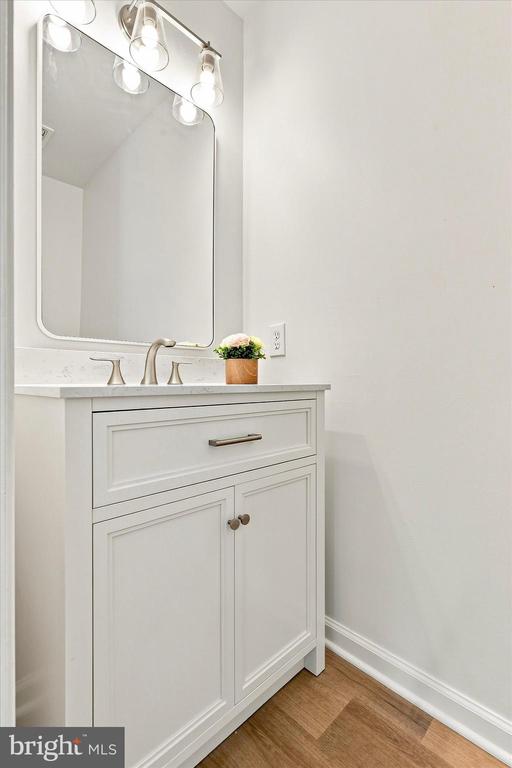 2009 CREEKSIDE COURT Unit: 28
