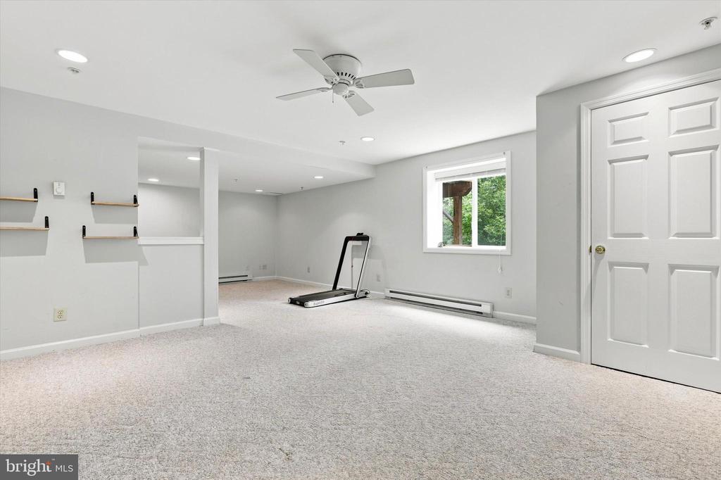 2009 CREEKSIDE COURT Unit: 28