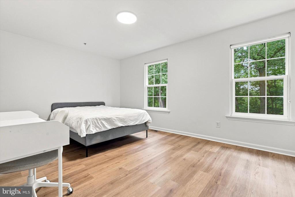 2009 CREEKSIDE COURT Unit: 28