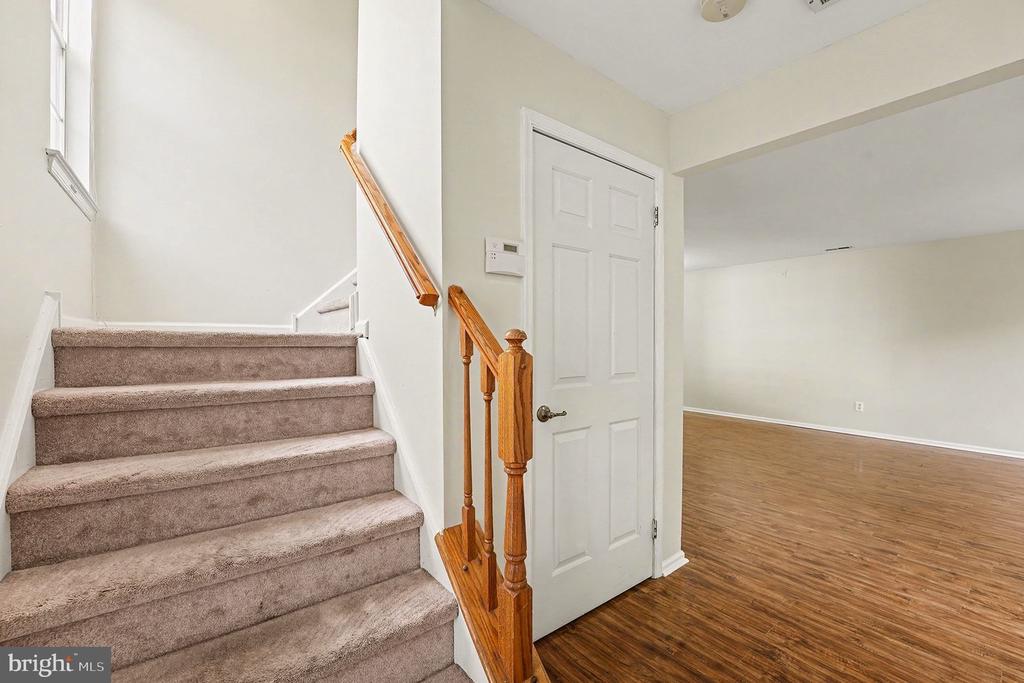 1426 ANGELA COURT