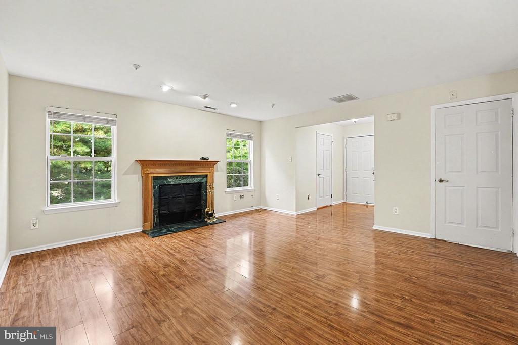 1426 ANGELA COURT