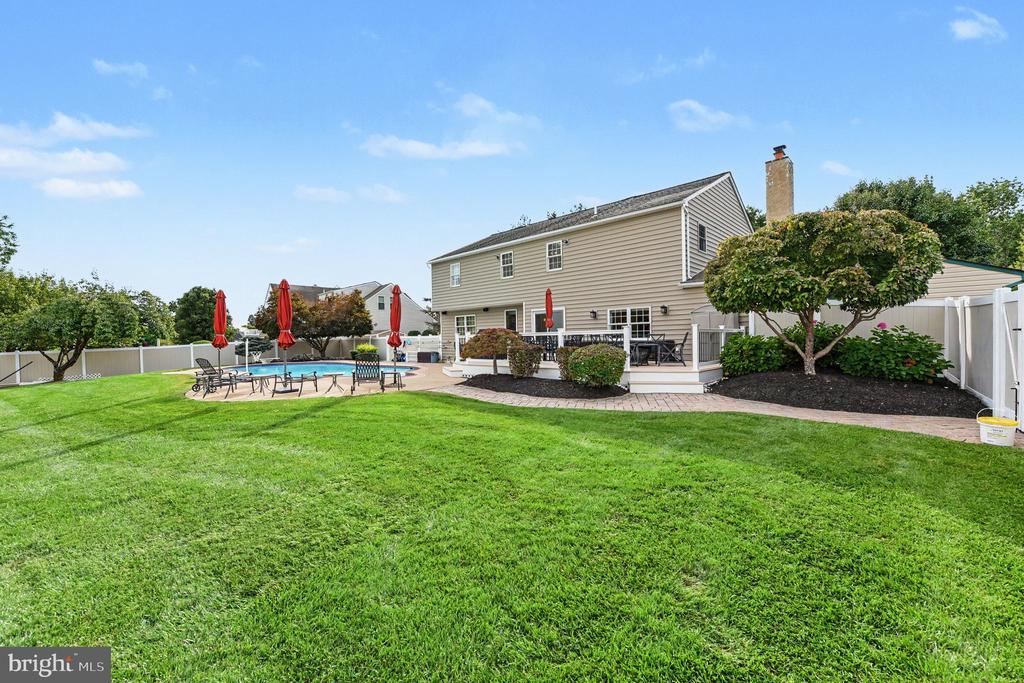 2010 BUCKINGHAM DRIVE