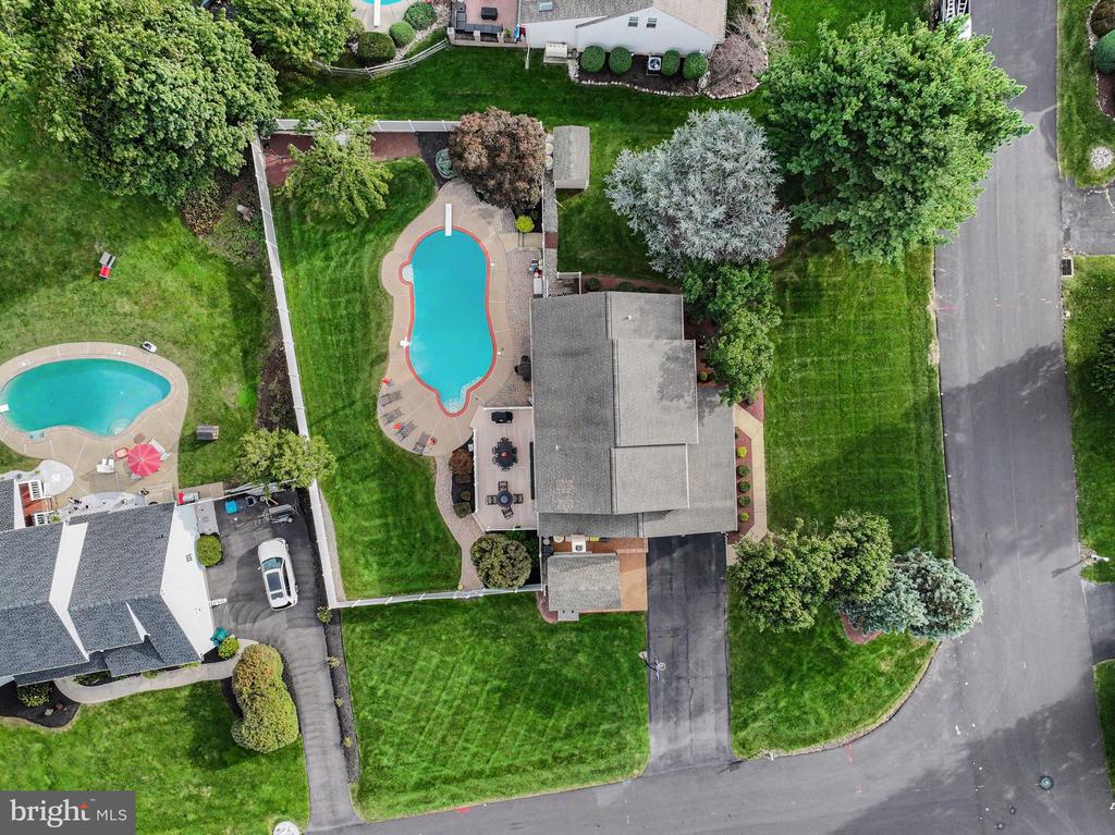 2010 BUCKINGHAM DRIVE