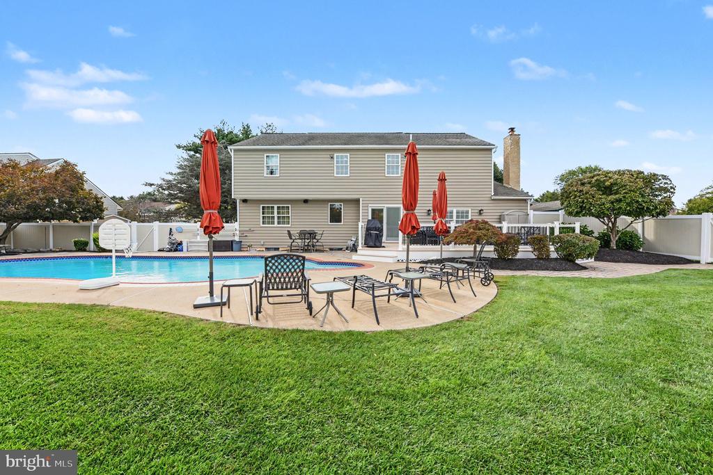 2010 BUCKINGHAM DRIVE