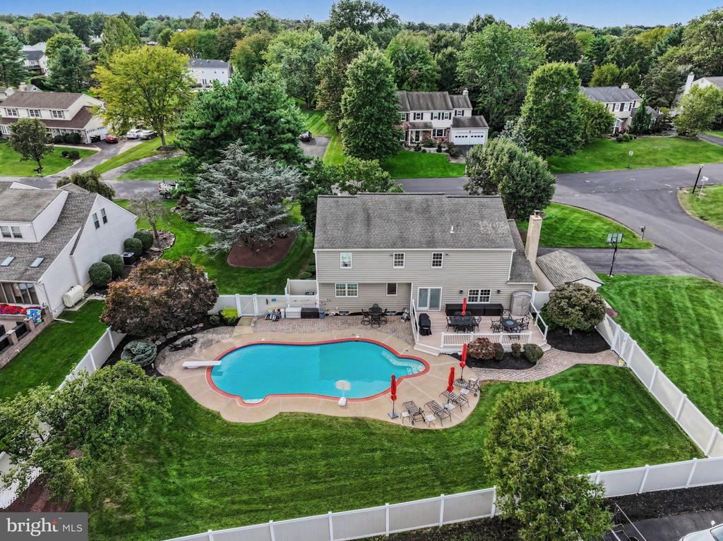 2010 BUCKINGHAM DRIVE