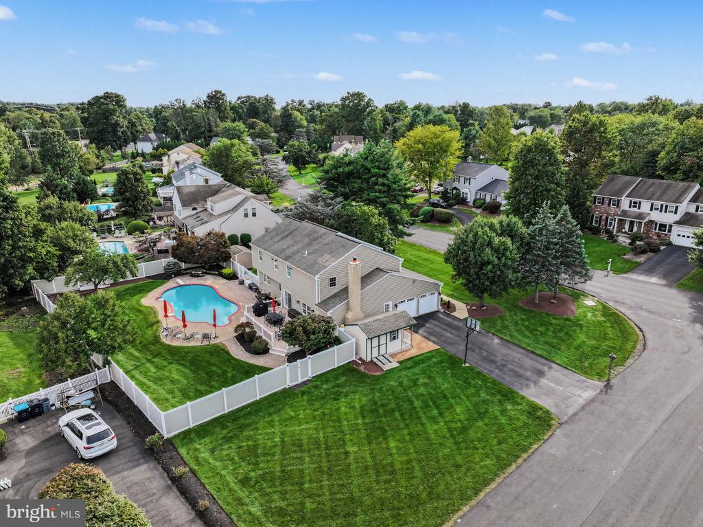 2010 BUCKINGHAM DRIVE