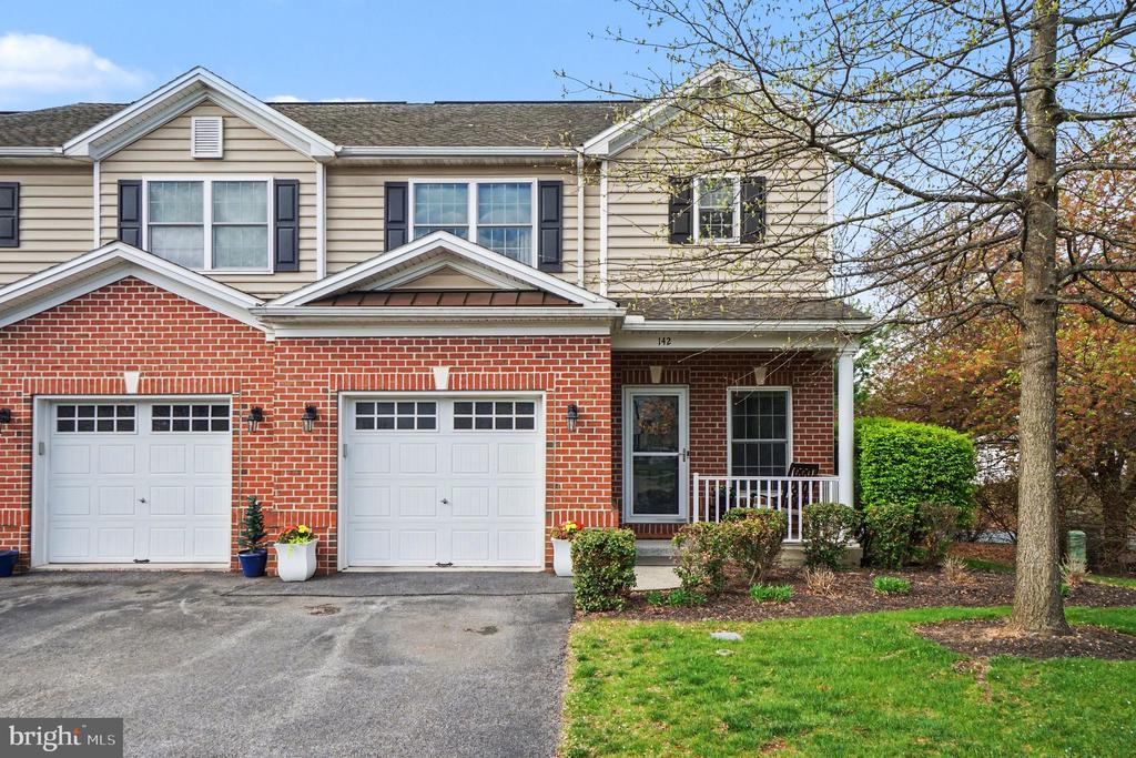 142 ASHFORD WAY