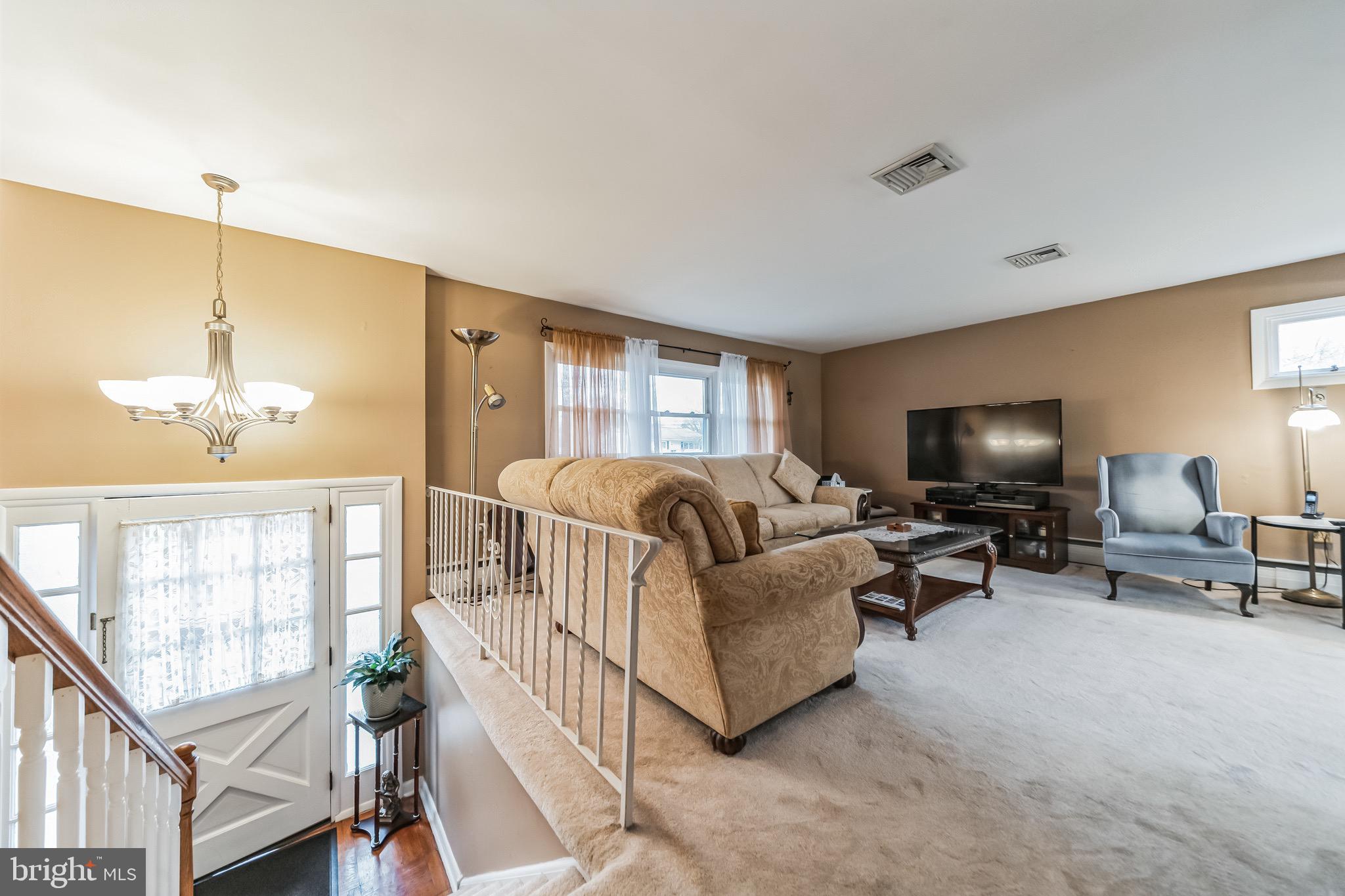 1319 VERONICA LANE