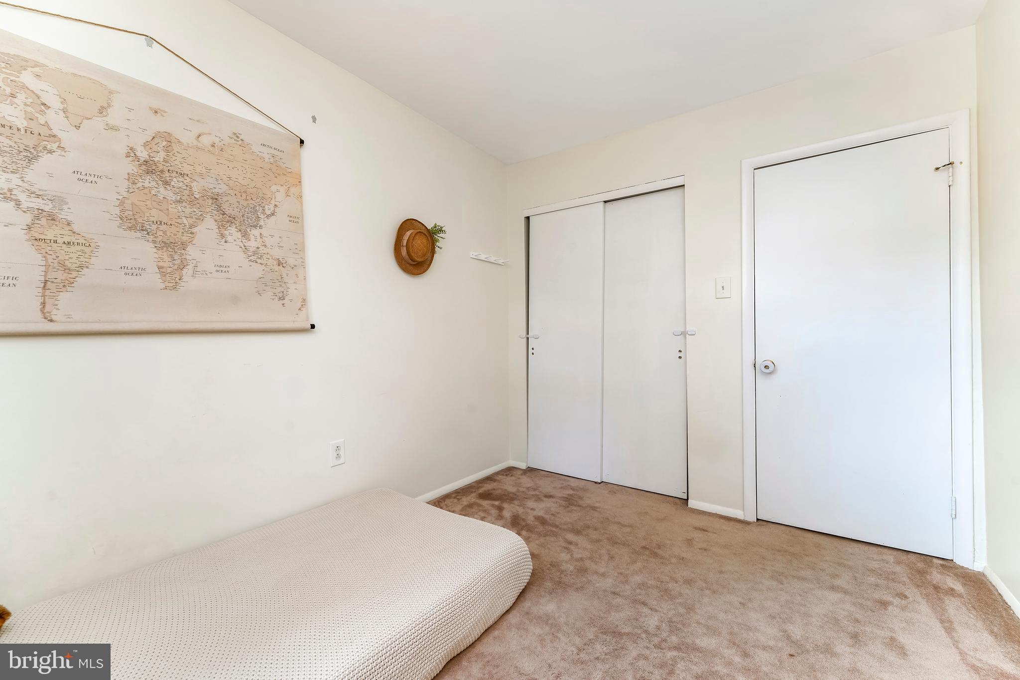 571 W MARSHALL STREET