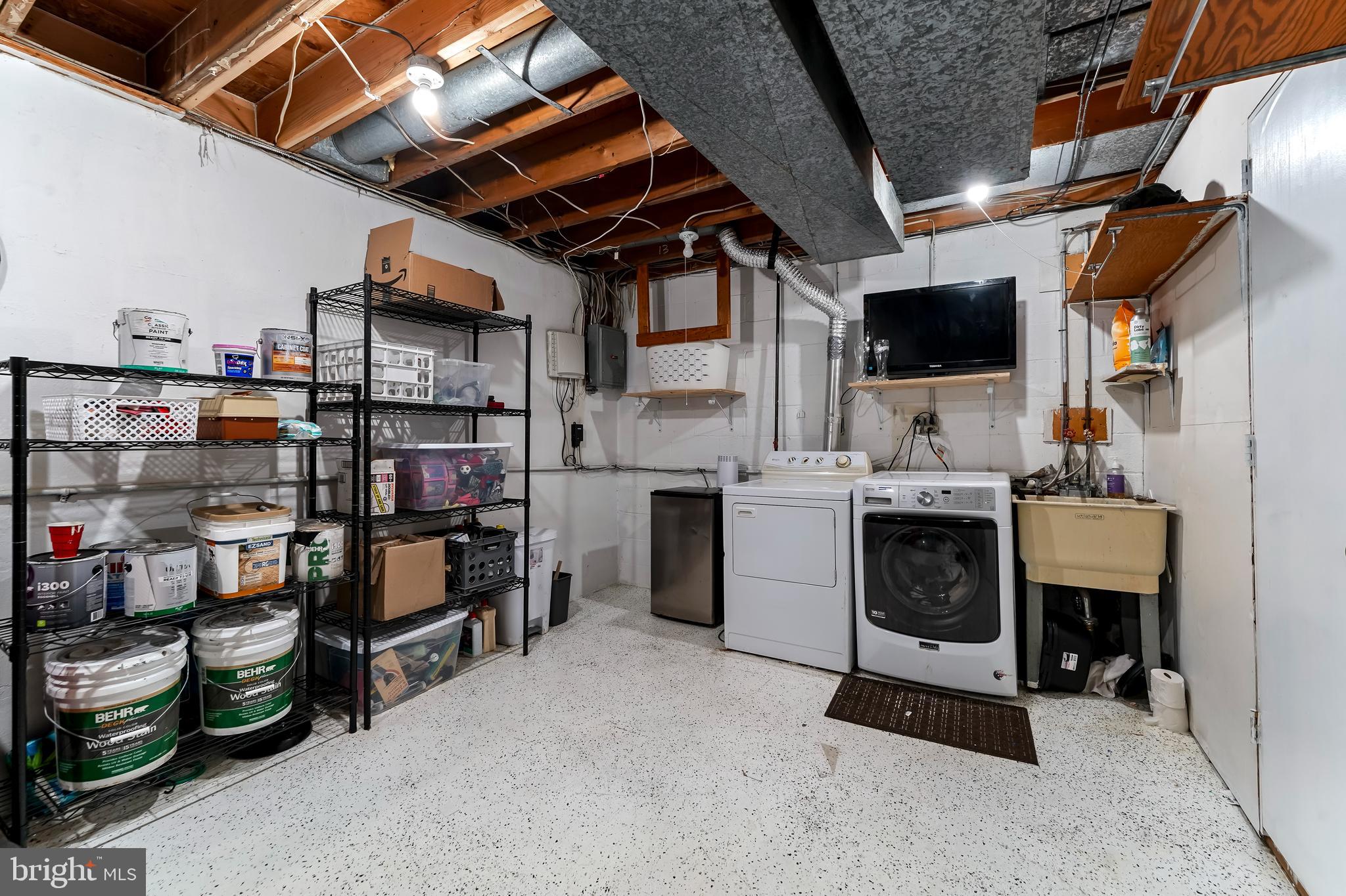 571 W MARSHALL STREET