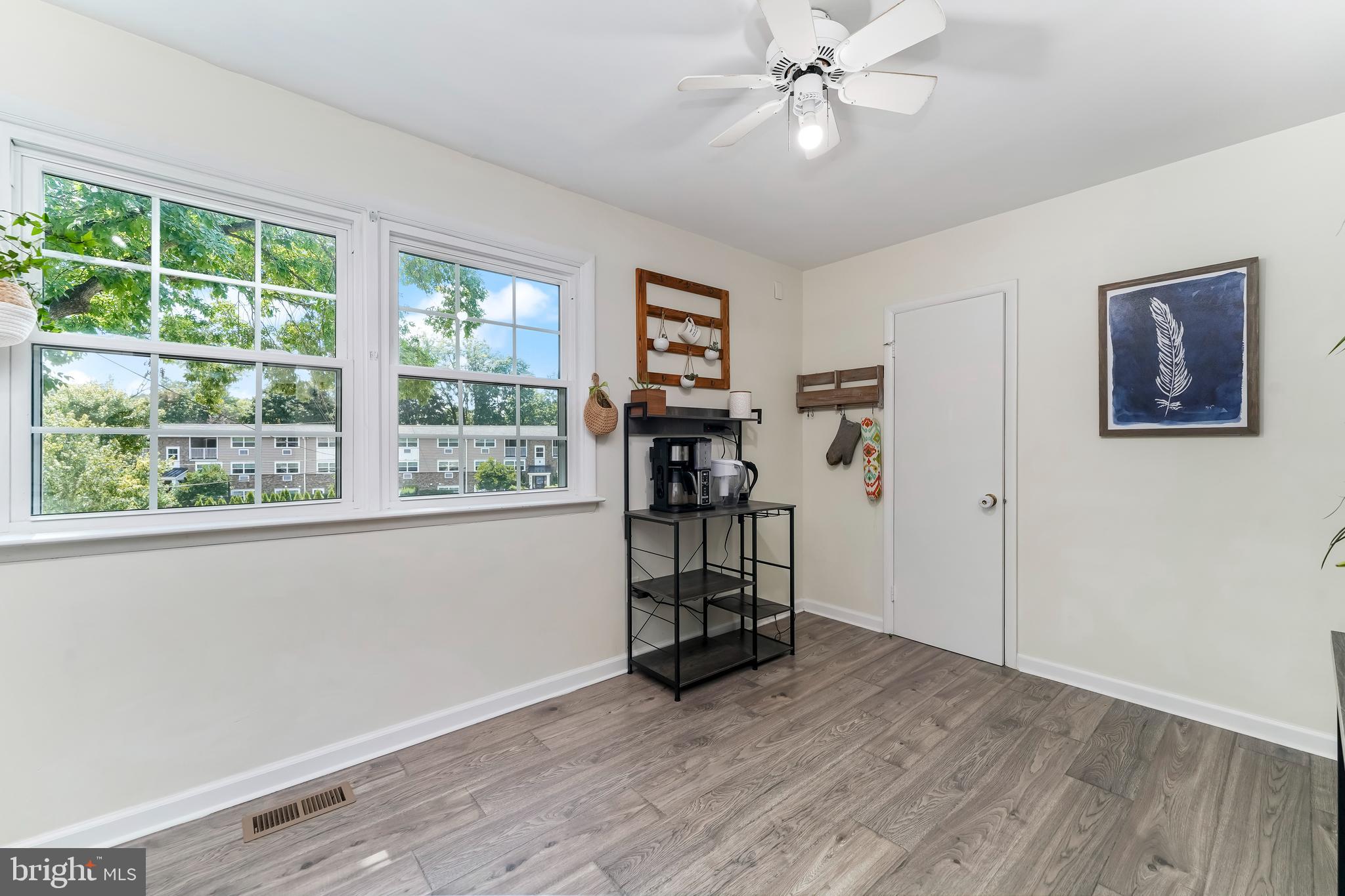 571 W MARSHALL STREET