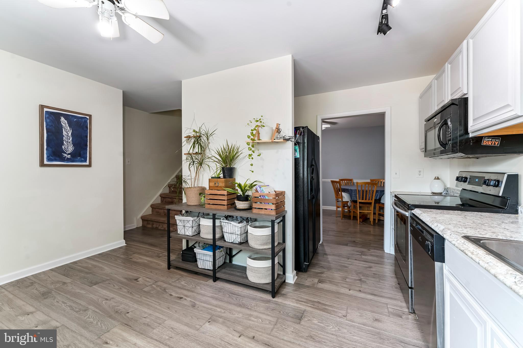 571 W MARSHALL STREET