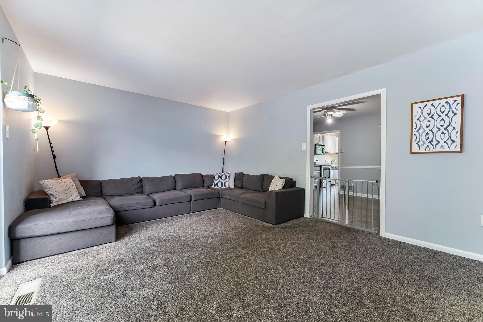 571 W MARSHALL STREET