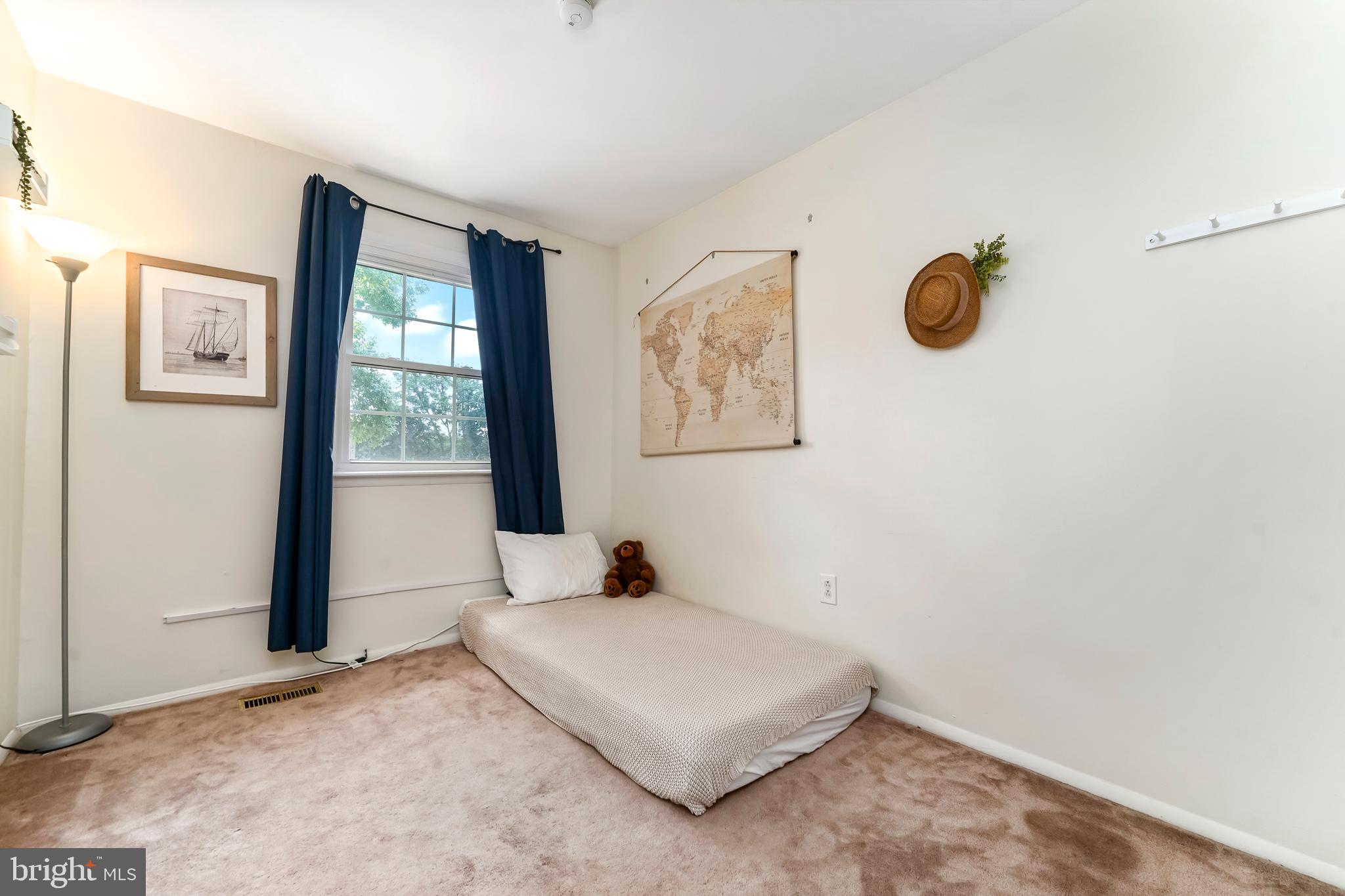 571 W MARSHALL STREET