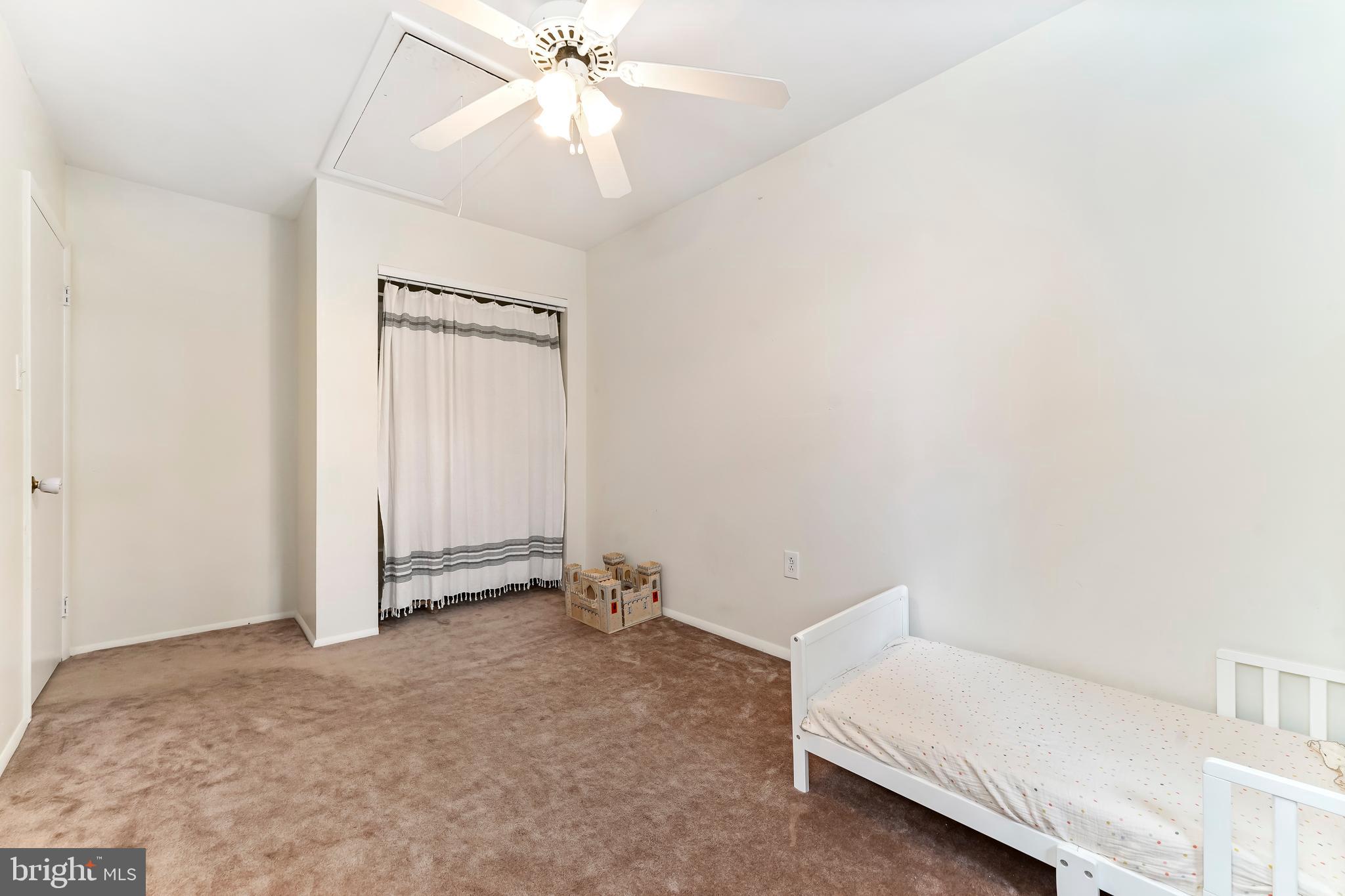 571 W MARSHALL STREET