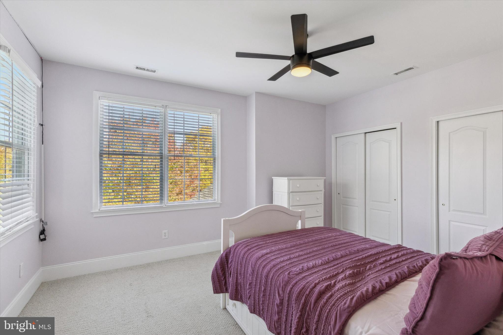 1476 E STONINGTON DRIVE