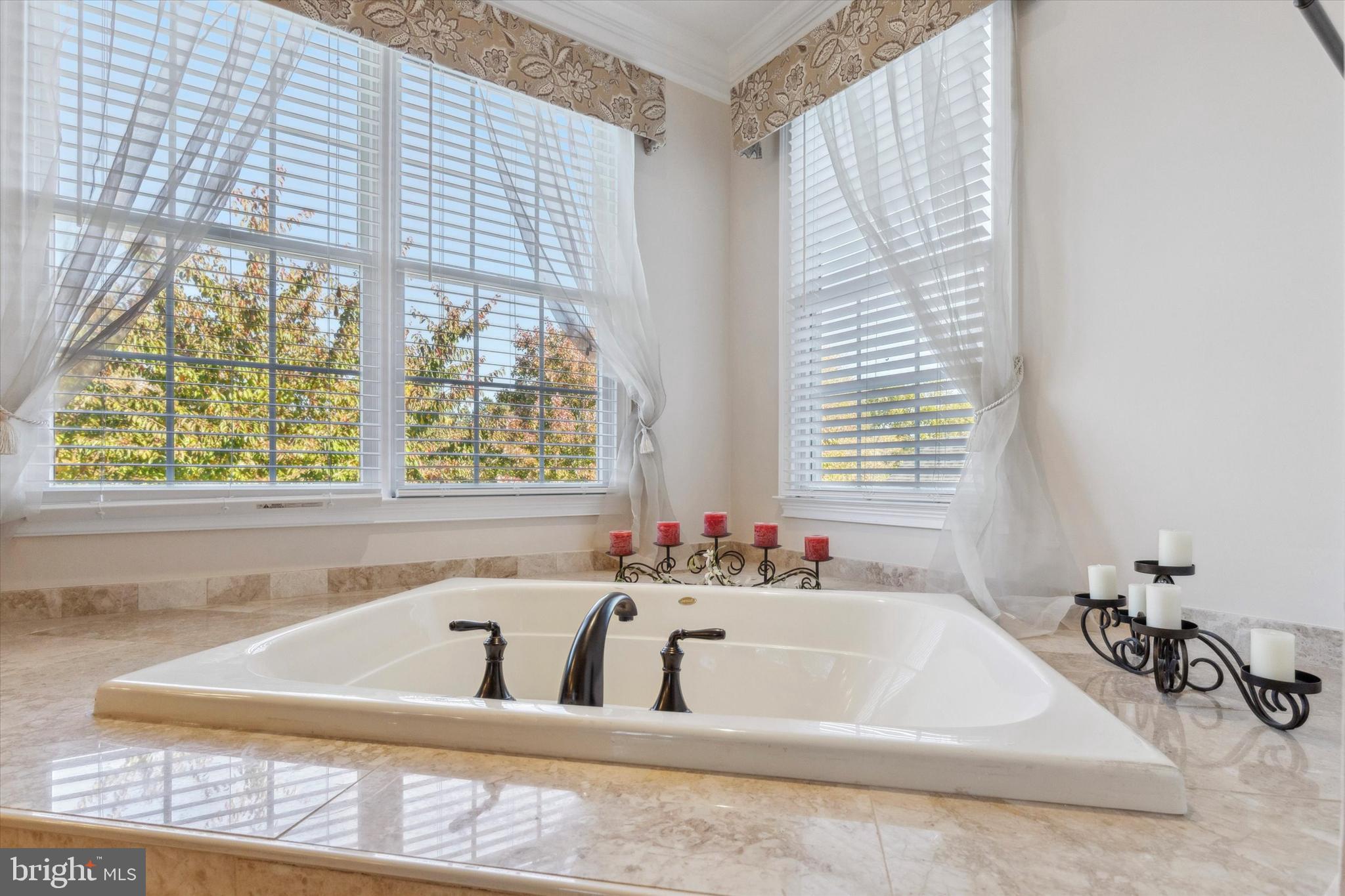 1476 E STONINGTON DRIVE