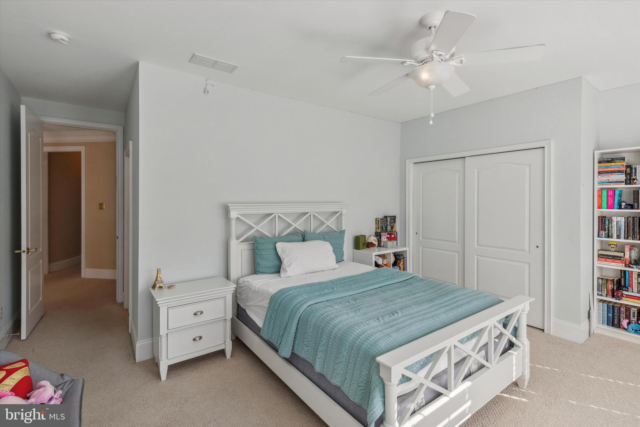 1476 E STONINGTON DRIVE