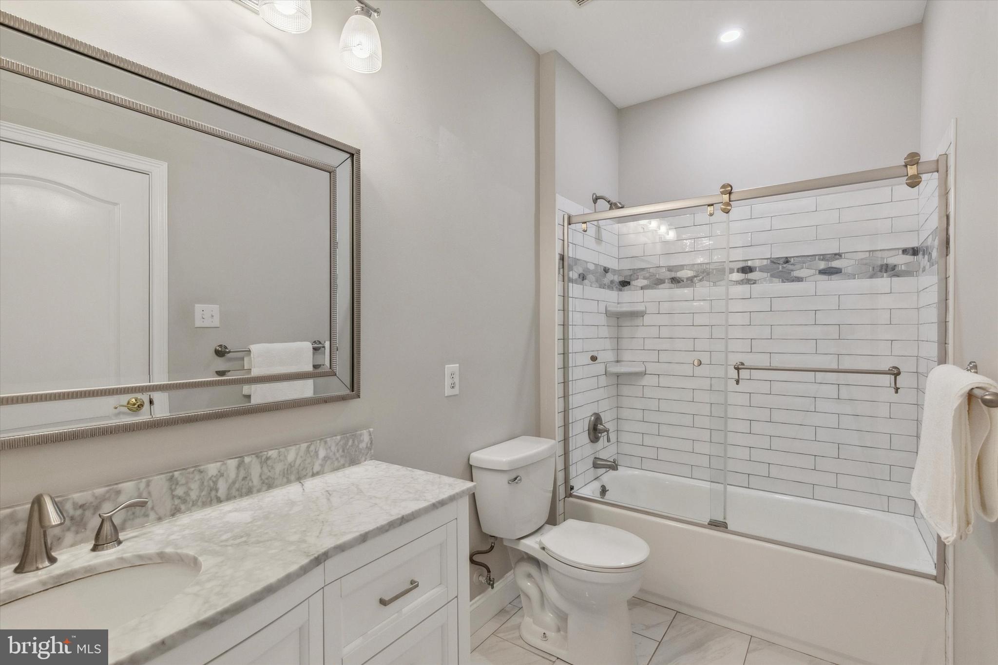 1476 E STONINGTON DRIVE