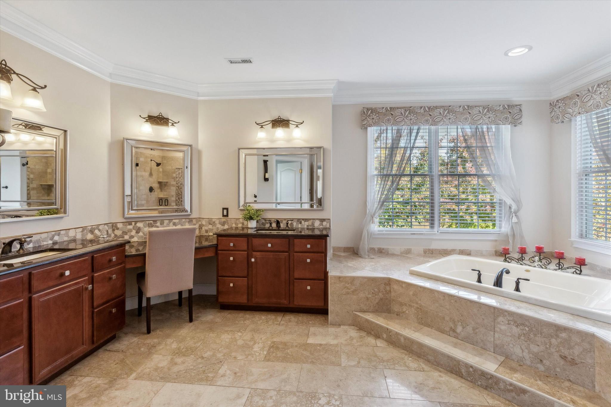 1476 E STONINGTON DRIVE