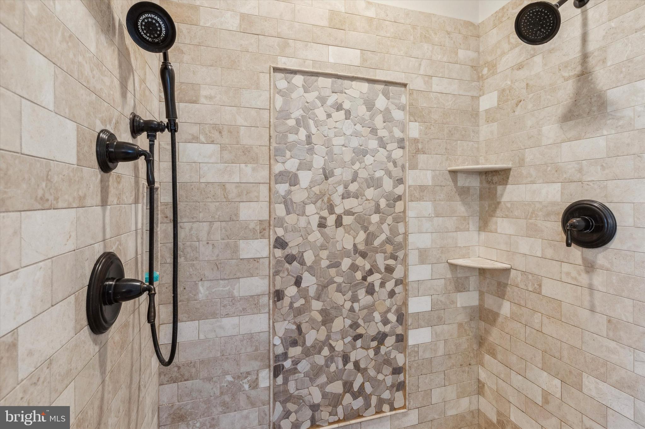 1476 E STONINGTON DRIVE