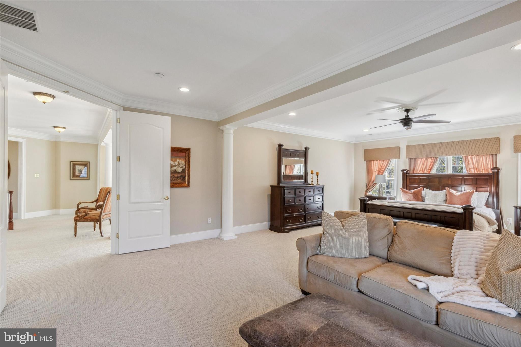 1476 E STONINGTON DRIVE