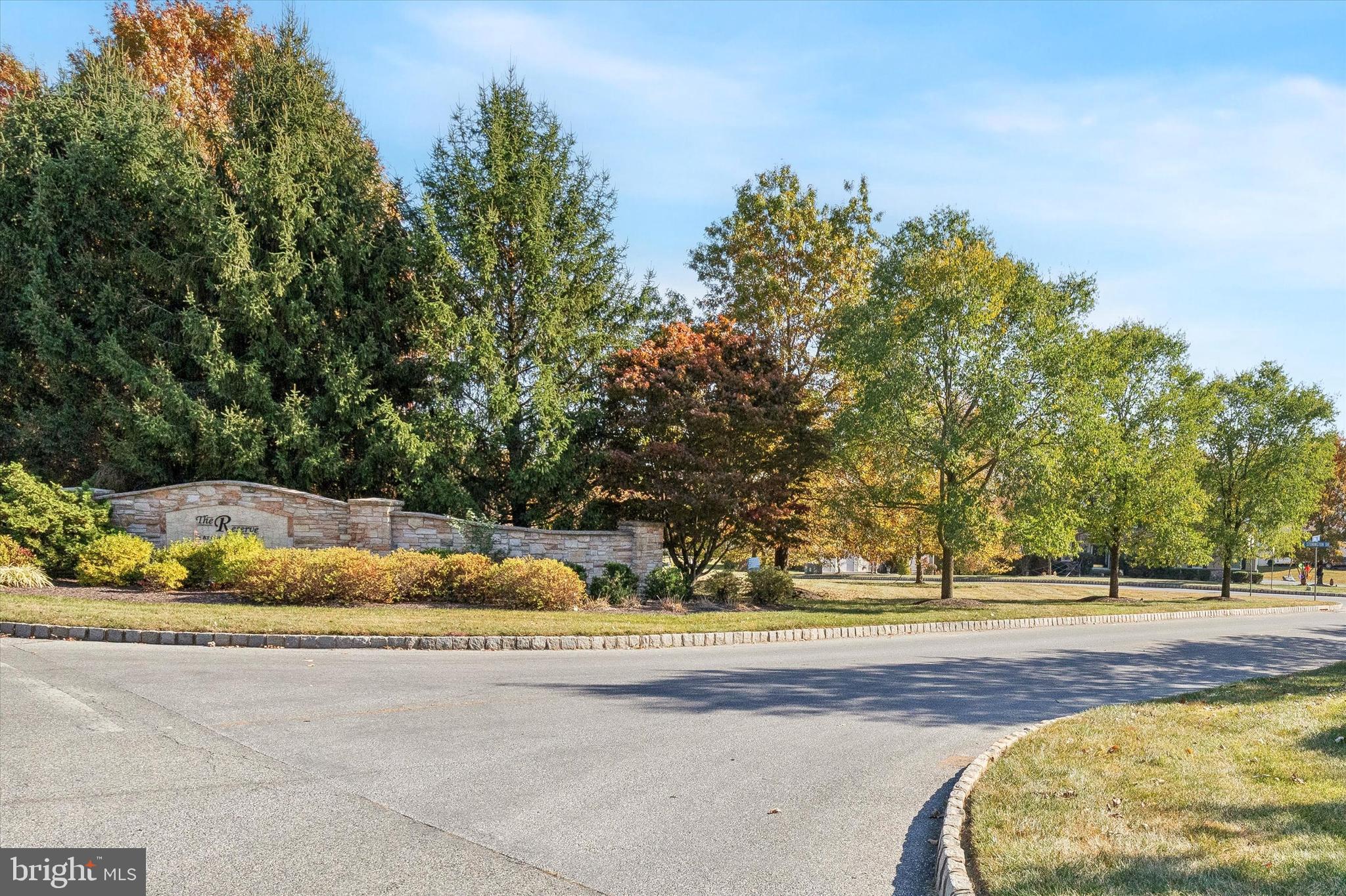 1476 E STONINGTON DRIVE