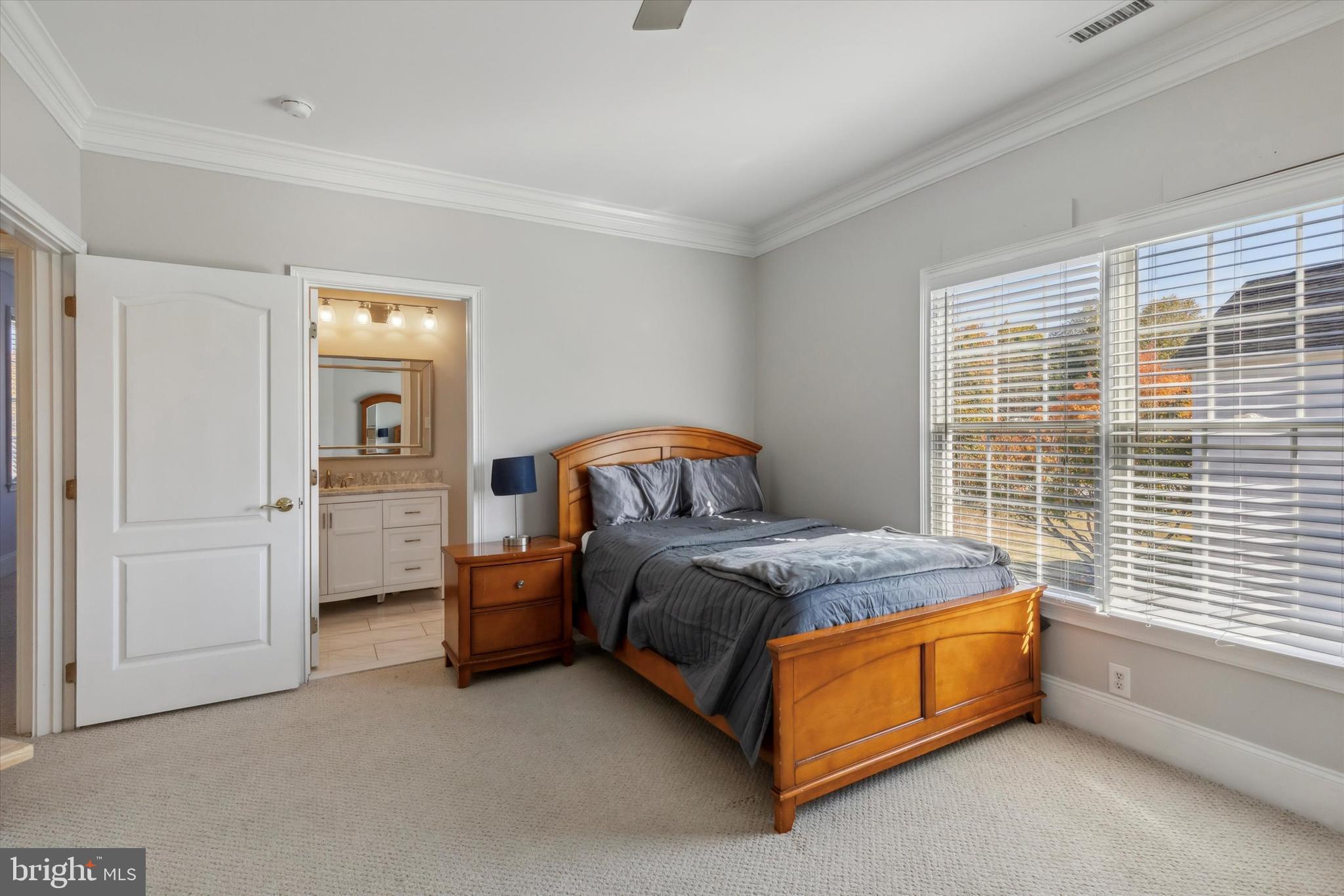 1476 E STONINGTON DRIVE