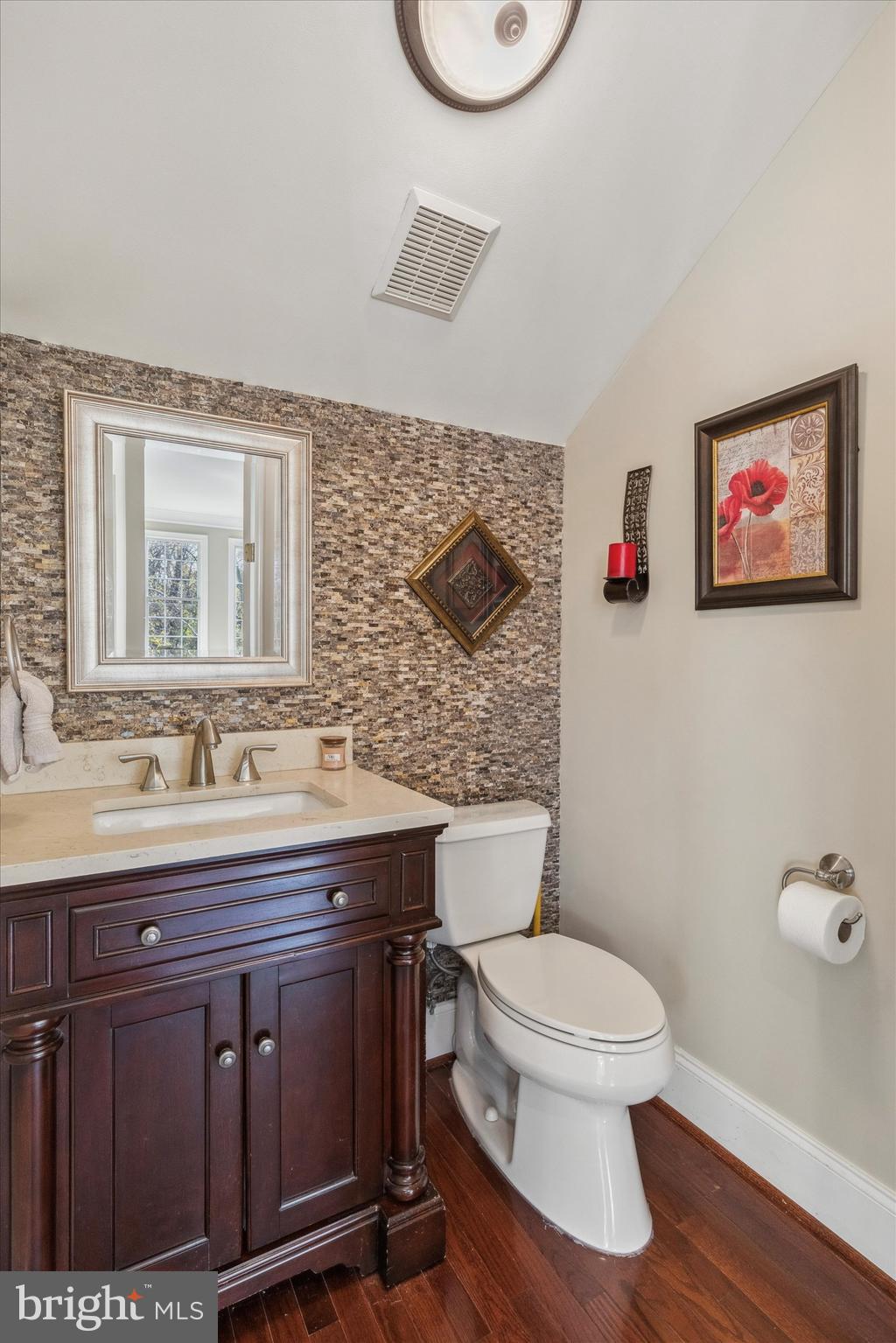 1476 E STONINGTON DRIVE