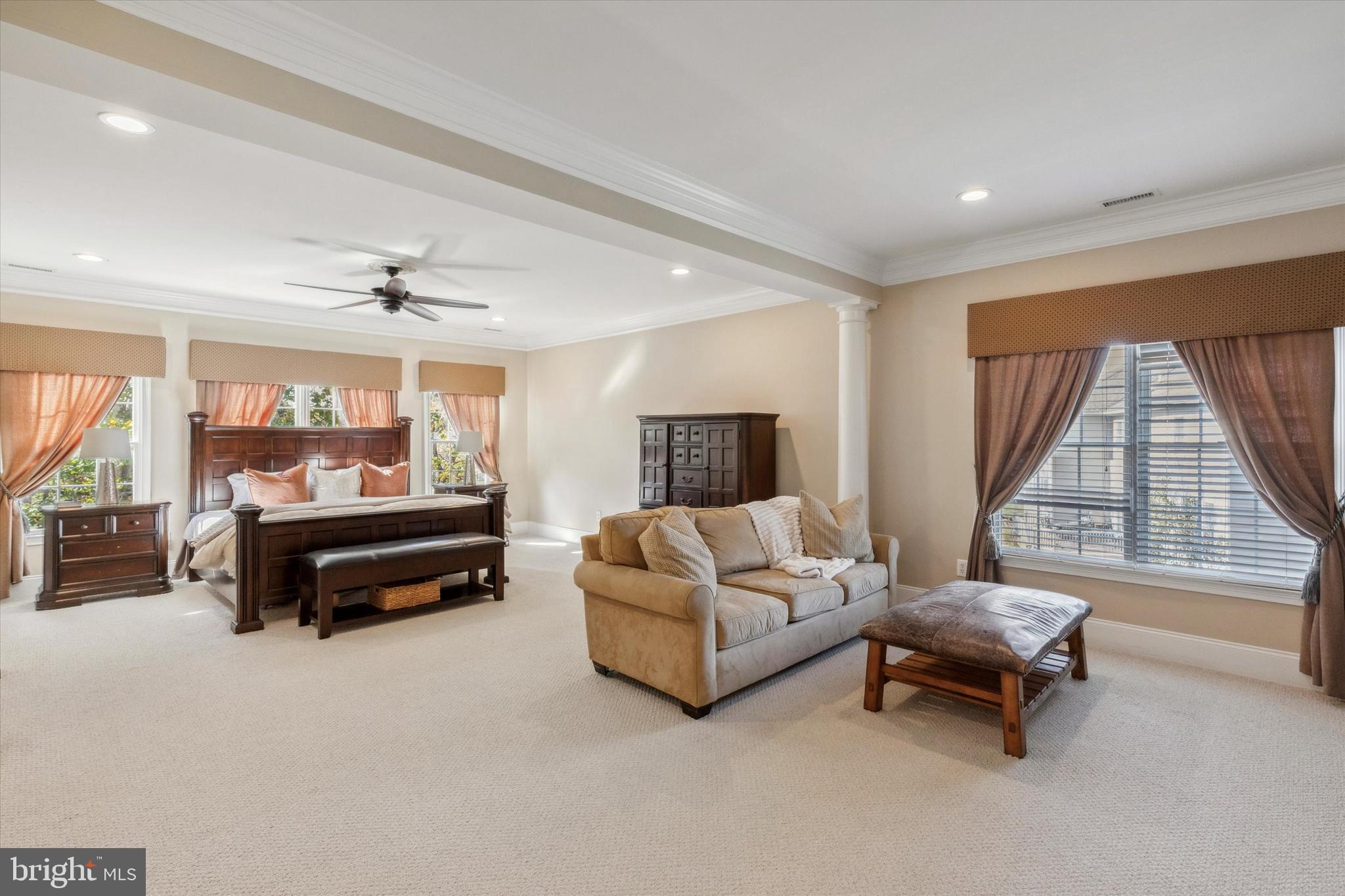 1476 E STONINGTON DRIVE