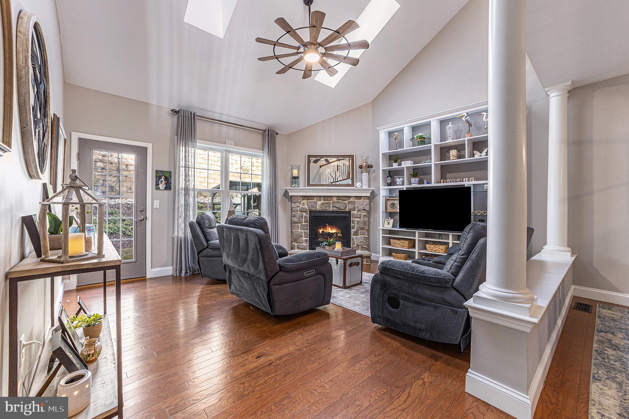 1259 S RED MAPLE WAY