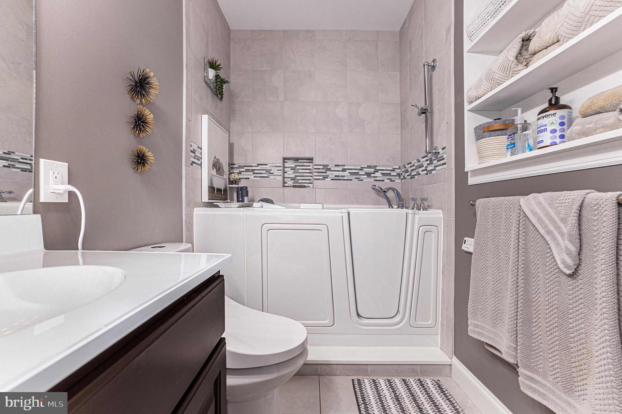 1259 S RED MAPLE WAY