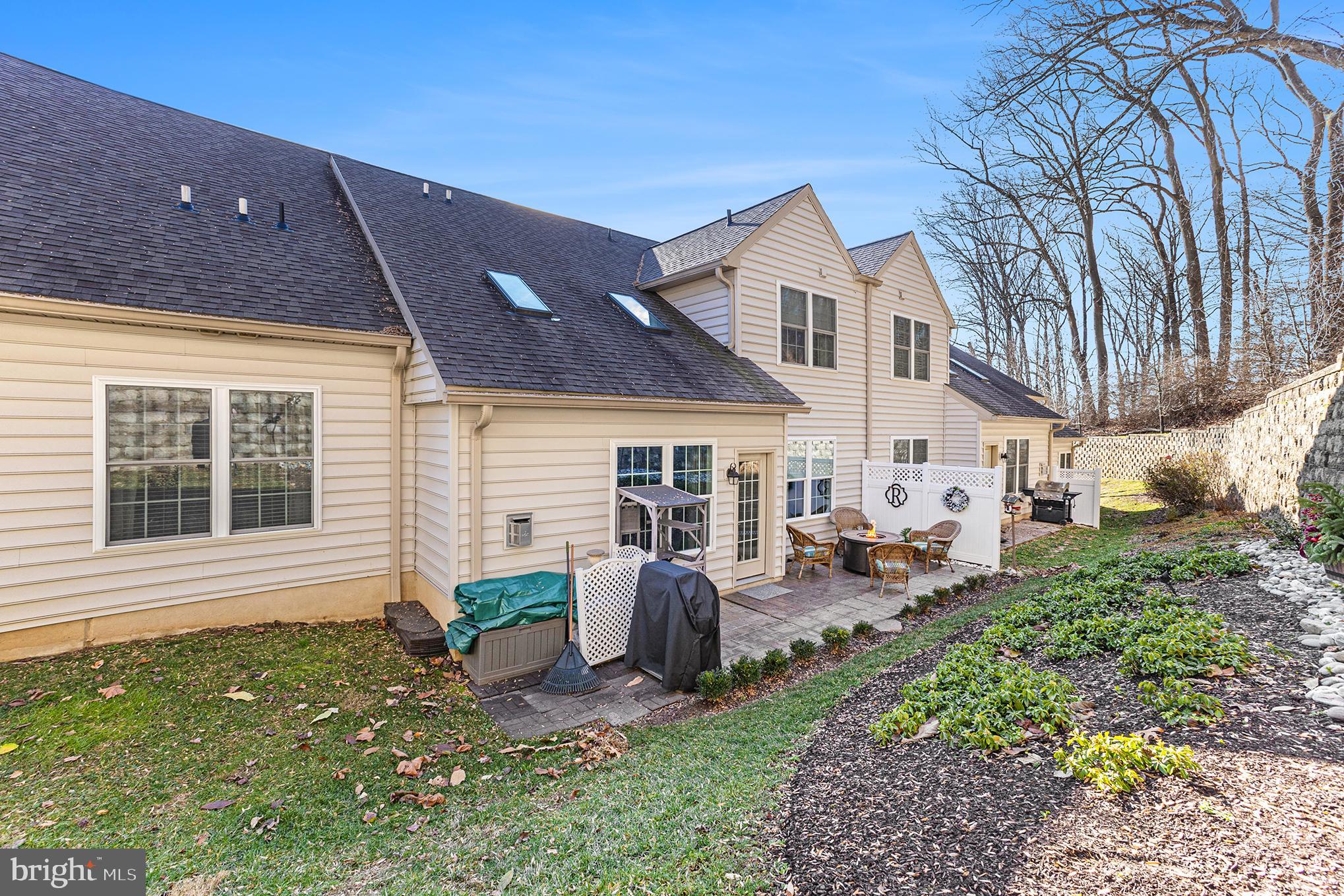 1259 S RED MAPLE WAY